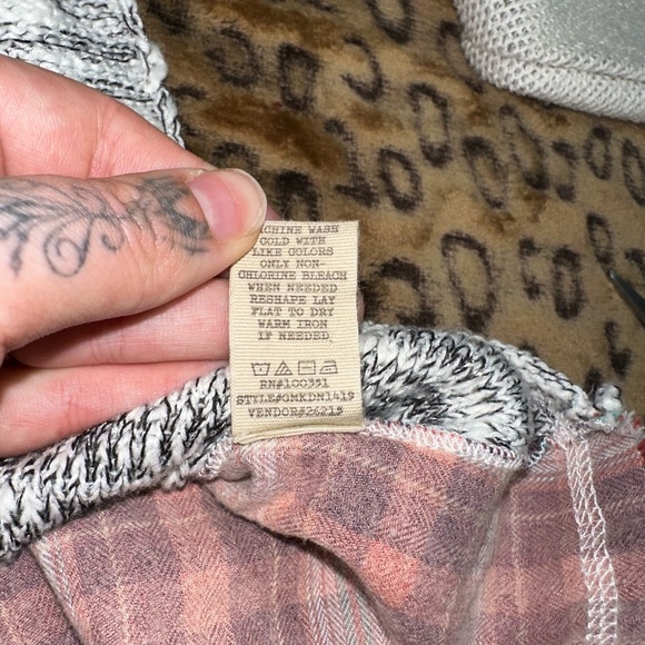 BKE Boutique Mixed Knit Plaid Lined Cardigan Sweater Small - Picture 4 of 11